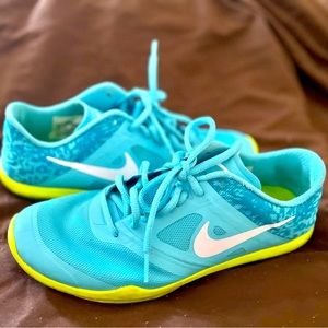 Nike sneakers for women they are too small for me